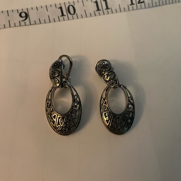 Premier scoop Elegant Silver Filigree Earrings - Picture 1 of 6